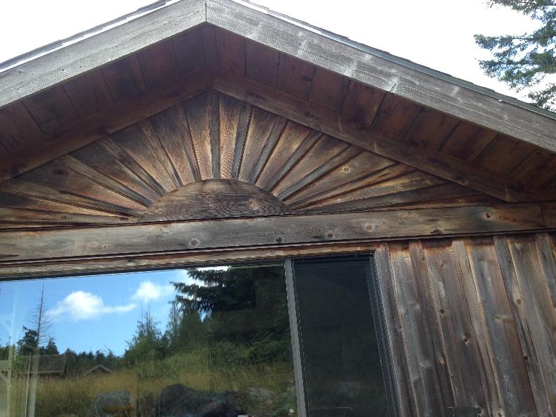 門上的木制結構。可見不是敷衍制造。